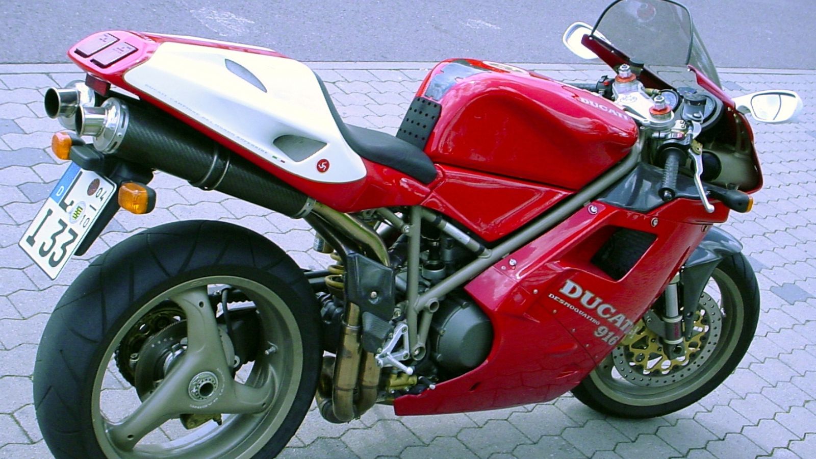 Ducati 916