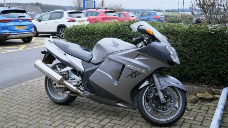 Honda CBR 1100 XX Super Blackbird