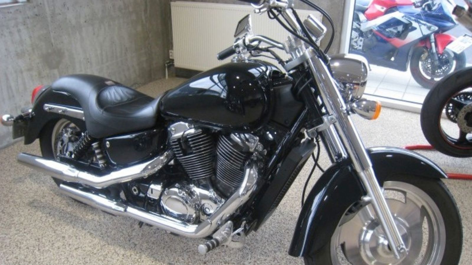 Honda-shadow-sabre-1100