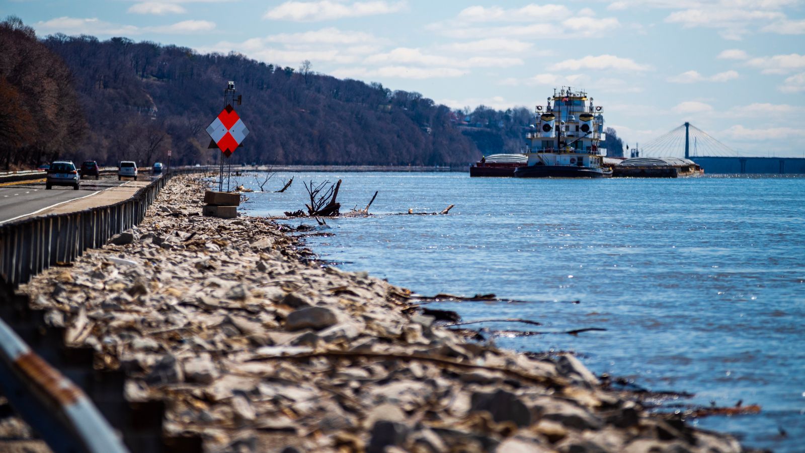 Mississippi river along side the great river road