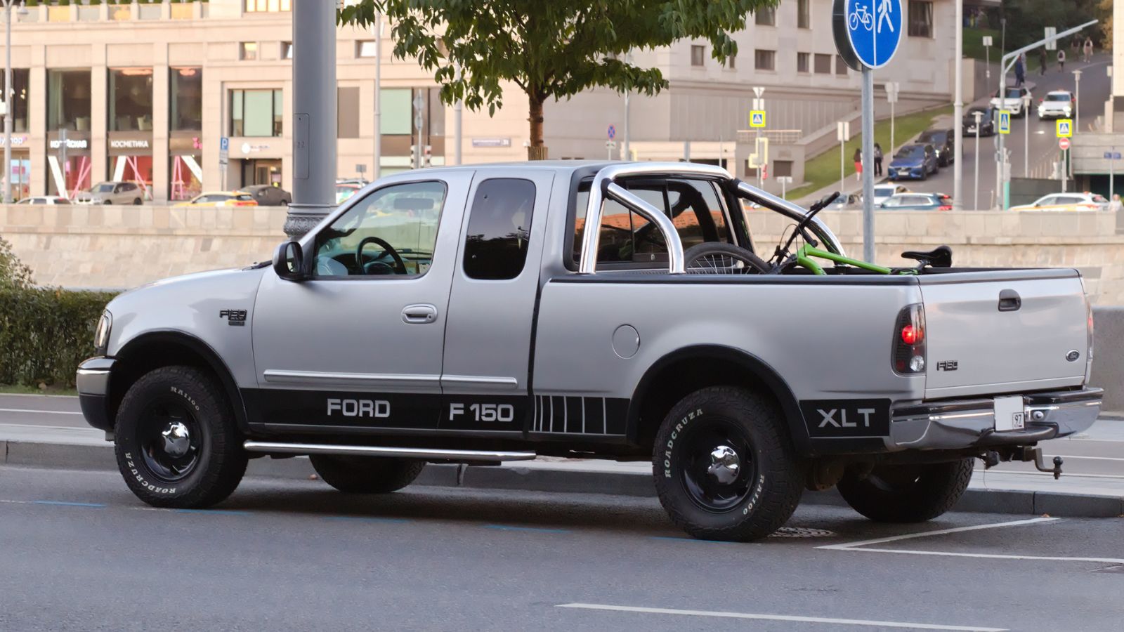 Moscow, Ford F150 XLT silver, Sept 2025