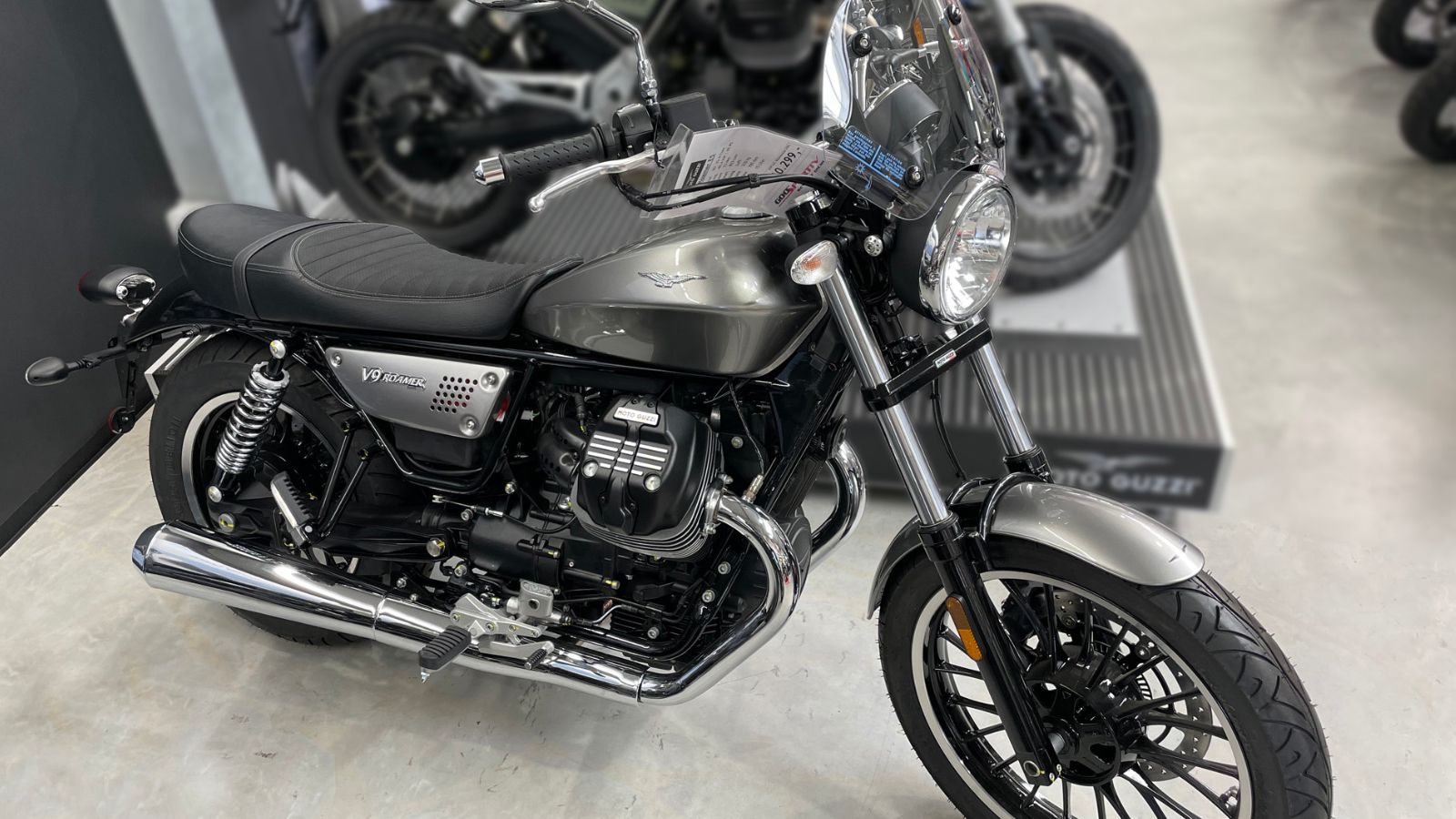 Moto Guzzi V9 Roamer 2022
