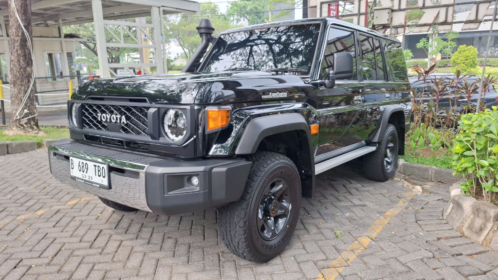 Toyota Land Cruiser J70