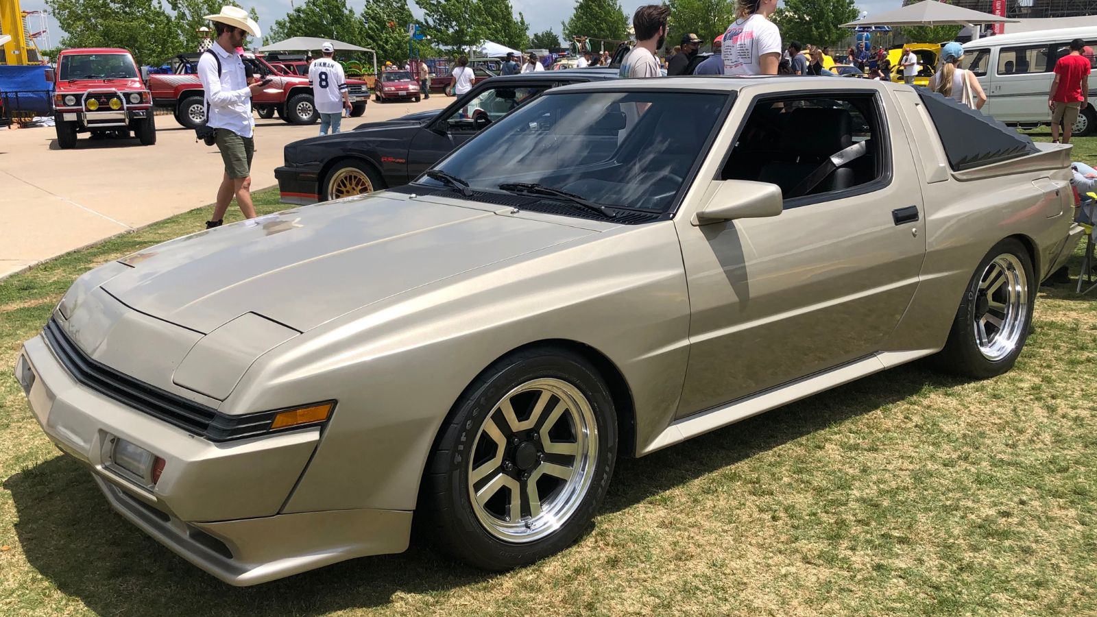 Mitsubishi Starion front