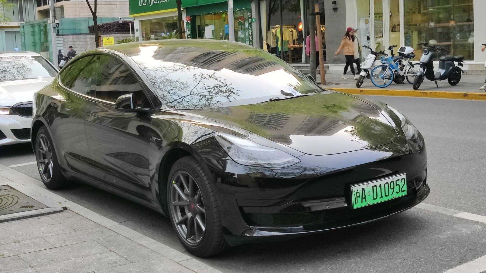 Tesla Model 3 Performance