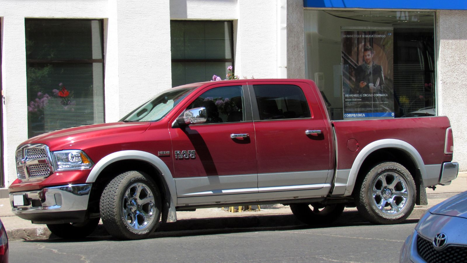 Ram 1500 Hemi Laramie Crew Cab 2014
